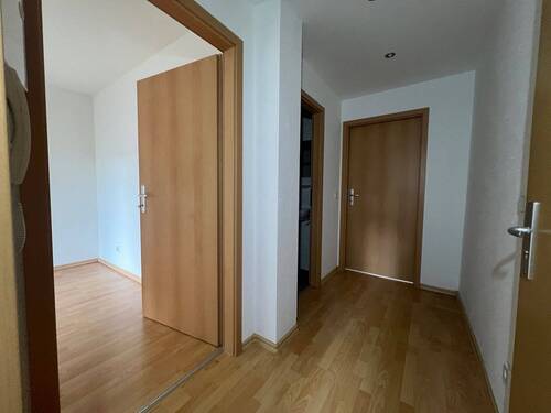 Flur. - Etagenwohnung mit 40,00 m² in Chemnitz zur Miete
