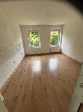 Wohnküche mit Fliesenspiegel - 2 Zimmer Etagenwohnung zur Miete in Essen