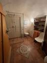 Bad mit begehbaren Dusche und WC im Erdgeschoss - 