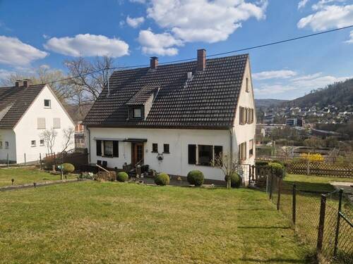 Rückansicht - 7 Zimmer Einfamilienhaus in Siegen