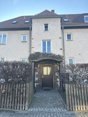 Hauseingang - 2 Zimmer Etagenwohnung zum Kaufen in Dresden