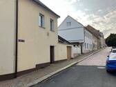 Straßenfront - Mehrfamilienhaus, Wohnhaus mit 70,00 m² in Roßwein zum Kaufen