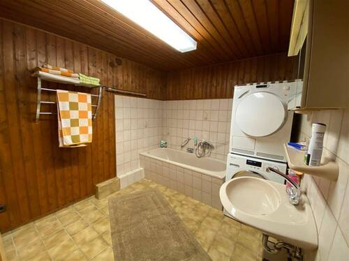 KG_Bad mit Wanne - 