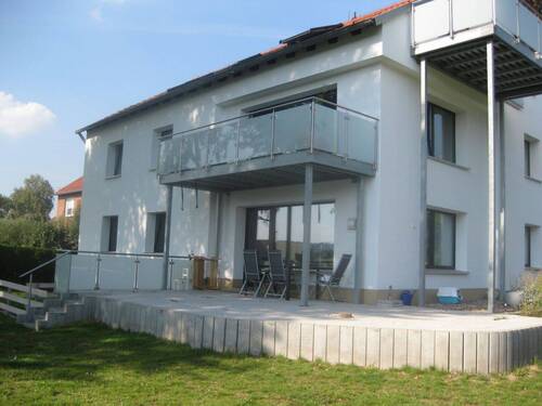 Westseite.JPG - 4 12 Zi.- Erdgesch.-Whg, m. großz.-Terrasse u. Stellplatz