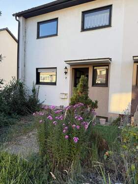 Straßenansicht - Einfamilienhaus mit Garage in Waldrandlage von Troisdorf-Spich