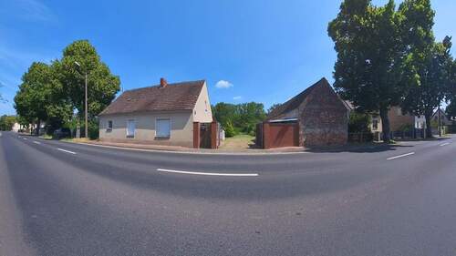 Straßenfront - Handwerkerobjekt mit Charme, Nebengebäuden & großem Garten - ForstBriesnig