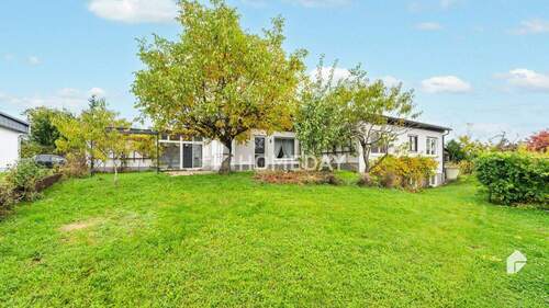 Außenansicht 2 - Genießen Sie die Aussicht! Vielseitiges EFH in Hanglage samt Einliegerwohnung & viel Platz