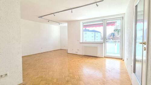 Wohnzimmer - 3 Zimmer Etagenwohnung zum Kaufen in Markt Schwaben