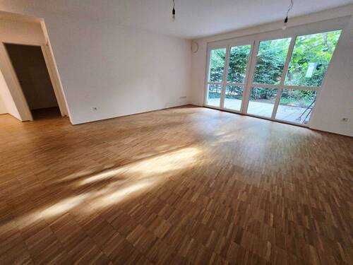 Wohnen - -- Tolle Lage -- Schöne 2 Zimmer Wohnung mit EBK und TerrasseGartenanteil in Nürnberg Gostenhof