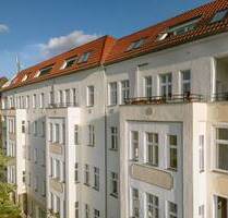 Bezugsfreie, helle 1-Zimmerwohnung mit Balkon & Wannenbad - Berlin