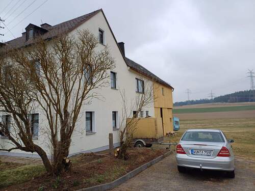 PHOTO-2025-04-01-11-01-53 3.jpg - 1 Zimmer Bauernhaus, Landhaus zum Kaufen in Höchstädt im Fichtelgebirge