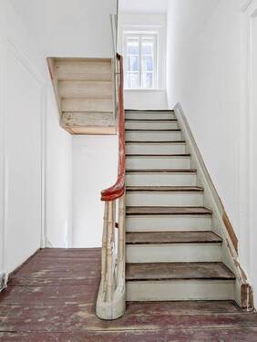 Treppenhaus - Werz Immobilien - 3 Zimmer Etagenwohnung in Bad Laasphe