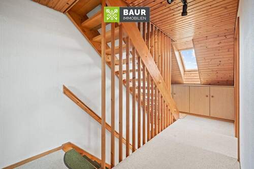 OG links Flur Treppenhaus - 