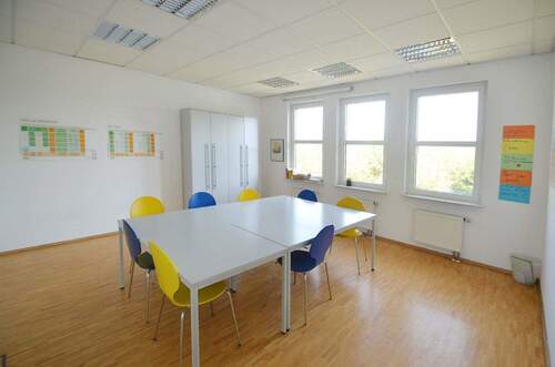 Büroraum - 5 Zimmer Büro zur Miete in Leonberg