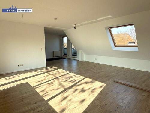 Wohnzimmer II - 3 Zimmer Etagenwohnung zur Miete in Pattensen