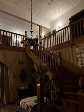 Eingang mit Treppe - 