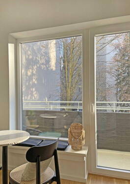 Ausblick - Provisionsfrei und kernsaniert: Lichtdurchflutete Wohnung in Top-Citylage mit Südbalkon