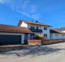 Zwangsversteigerung: Einfamilienhaus mit gewerblichen Büroanbau und Doppelgarage in Eggenfelden