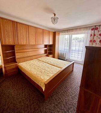 Schlafzimmer 2 im OG.jpg - 