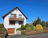 Strassenansicht mit Garage - Einfamilienhaus in ruhiger Aussichtslage von Unkel zu verkaufen