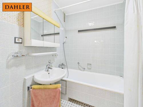 Bad - 2 Zimmer Etagenwohnung in Augsburg / Kriegshaber