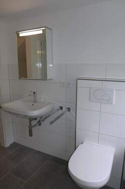 Bad EG.JPG - Mehrfamilienhaus, Wohnhaus mit 128,00 m&sup2; in Bünde zum Kaufen