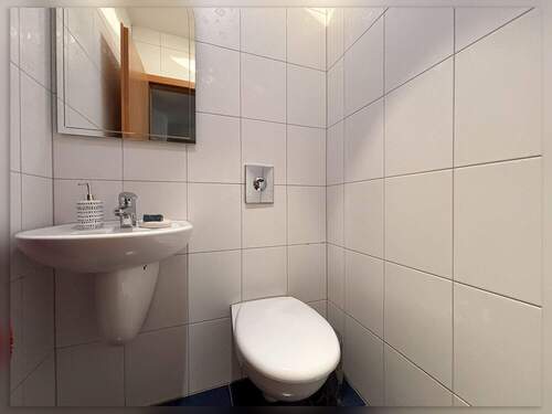 Gäste-WC im Erdgeschoss - 