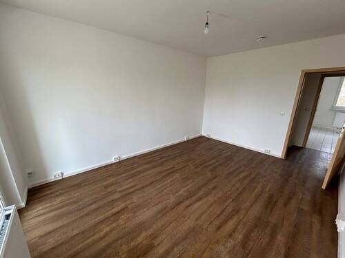 Wohnzimmer - Etagenwohnung mit 58,90 m&sup2; in Seeland zur Miete