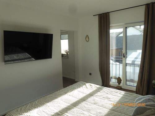 Elternschlafzimmer zur Ankleide hin.JPG - 