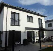 Attraktives, neuwertiges Einfamilienhaus mit hochwertiger Ausstattung in ruhiger Wohnlage - Berg bei Neumarkt in der Oberpfalz Richtheim