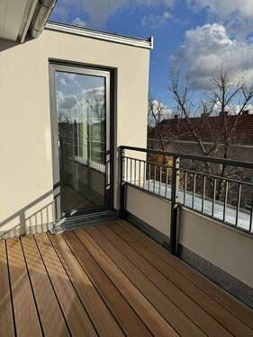 Terrasse Blick zum Erker - 