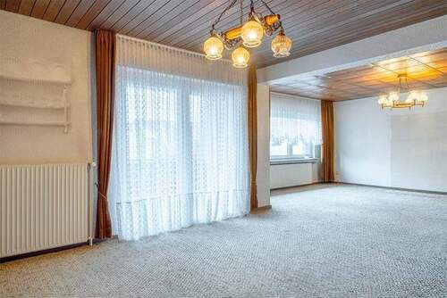 Wohnung - 6 Zimmer Einfamilienhaus in Esens