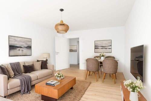 Wohnzimmer mit Möbel - 2 Zimmer Etagenwohnung in Neumarkt in der Oberpfalz