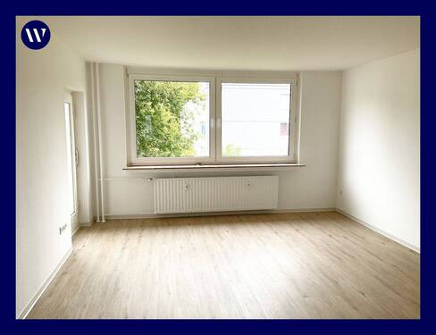 Wohnen - *NEUES Wohngefühl* Frisch RENOVIERTE 2-Zimmer-Wohnung + Tageslichtbad + neuer Vinylboden + 2 Balkone