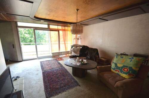 Wohnzimmer - 4 Zimmer Etagenwohnung zum Kaufen in Böblingen