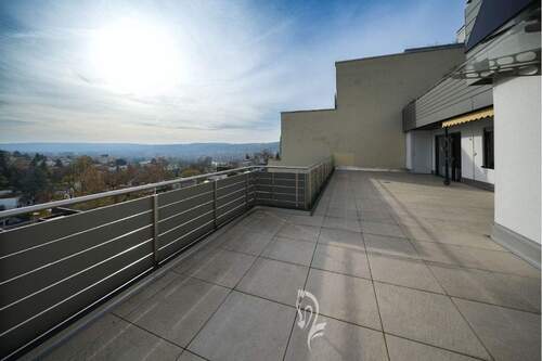 Sehr große Süd-West Terrasse - 3 Zimmer Etagenwohnung zur Miete in Veitshöchheim