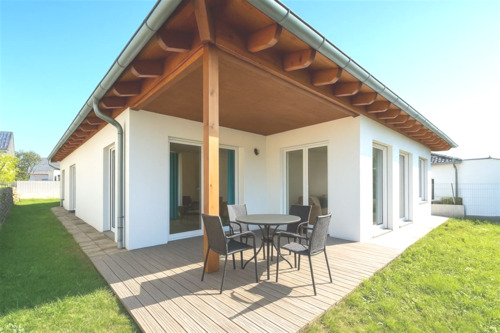 Hausansicht Terasse - 5 Zimmer Bungalow zum Kaufen in Blaufelden