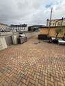 Terrasse mit Flussmauer - 