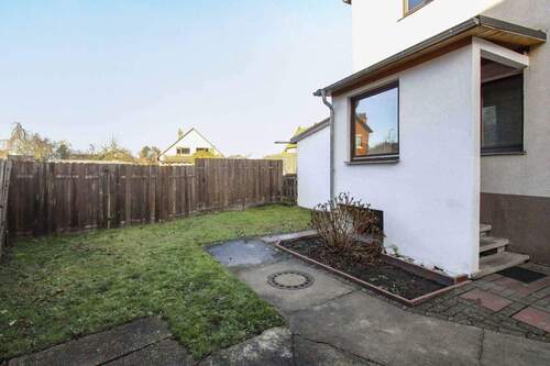 Garten Haupthaus - 2 Zimmer Mehrfamilienhaus, Wohnhaus in Laatzen