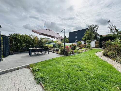 Große Terrasse vor Wintergart - 