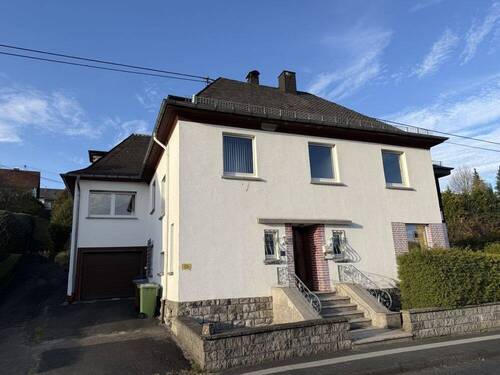 Frontansicht - 9 Zimmer Einfamilienhaus in Raubach