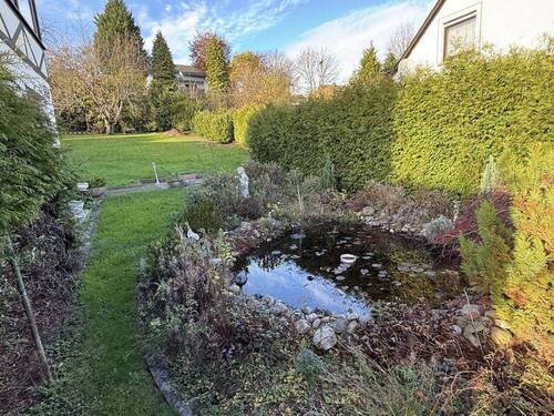 Grundstück mit Teich - 