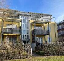 Bezugsfreie 2-Zimmer-Attika-Wohnung mit TG-Stellplatz, Hobbyraum, EBK in Steinen