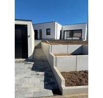 Stilvoller Flachdachbungalow - 2.300,00&nbsp;EUR Kaltmiete, ca.&nbsp; 210,00&nbsp;m&sup2;&nbsp;Wohnfl&auml;che in Schweinfurt (PLZ: 97422) Haardt