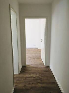 Flur - 2 Zimmer Etagenwohnung in Halle