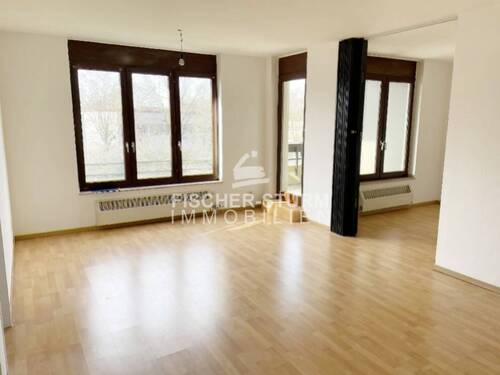 Wohnbereich Blick Schlafzimmer und Balkon - 