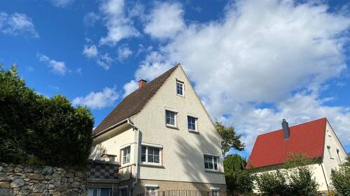 Außenansicht - CHARMANTES UND FAMILIENFREUNDLICHES EFH IN IDYLLISCHER LAGE