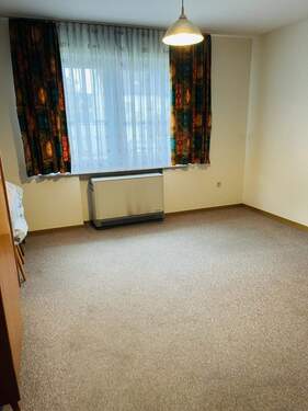 Kind/ Büro EG - 5 Zimmer Einfamilienhaus in Gäufelden