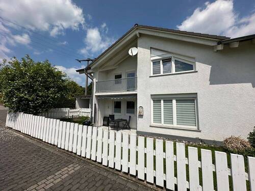 Frontansicht - 4 Zimmer Doppelhaushälfte zum Kaufen in Marienrachdorf