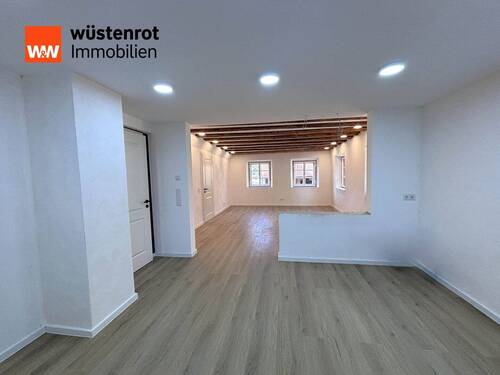 EG _ Küche, mit angrenzendem Ess- und Wohnzimmer - 